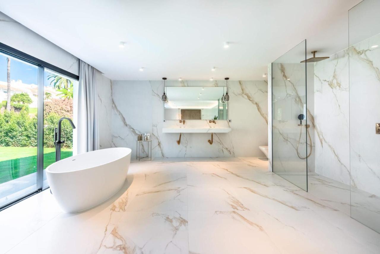 Macarena - Extravagant & Luxurious Dream Villa *